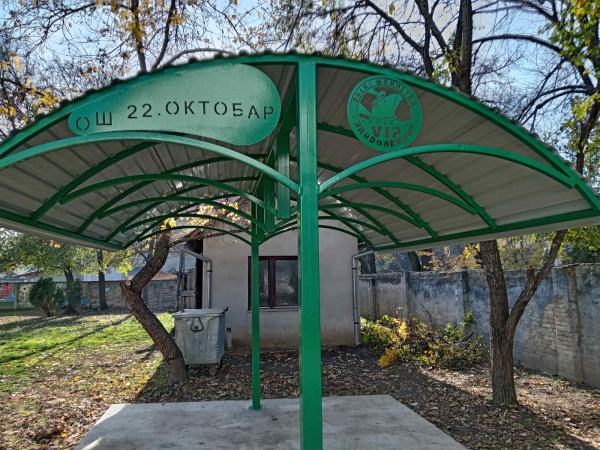 Нови кутак за бицикле у школском дворишту